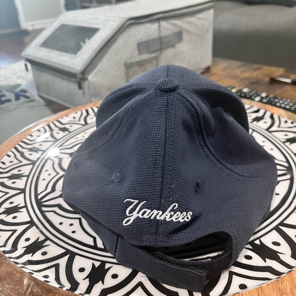 NY Yankees UA Navy Blue Baseball Cap with White Logo - Picture 3 of 3